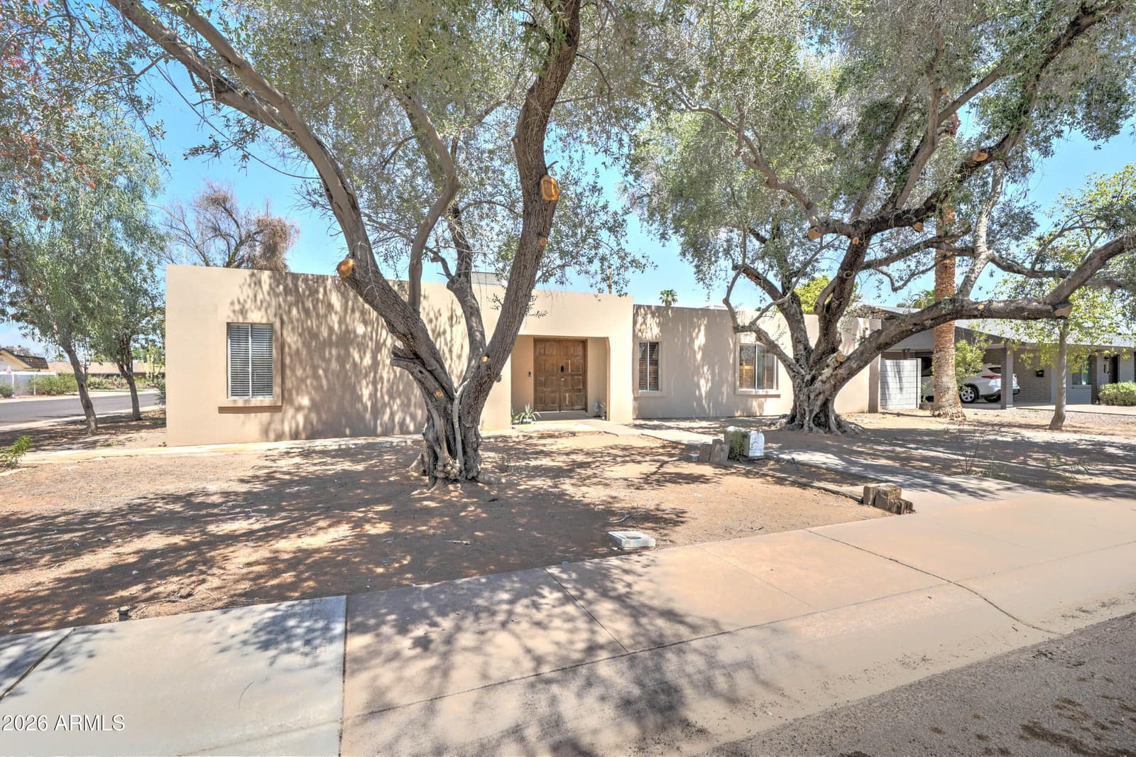 498 W Gail Drive, Chandler, AZ 85225 — photo 2 of 31