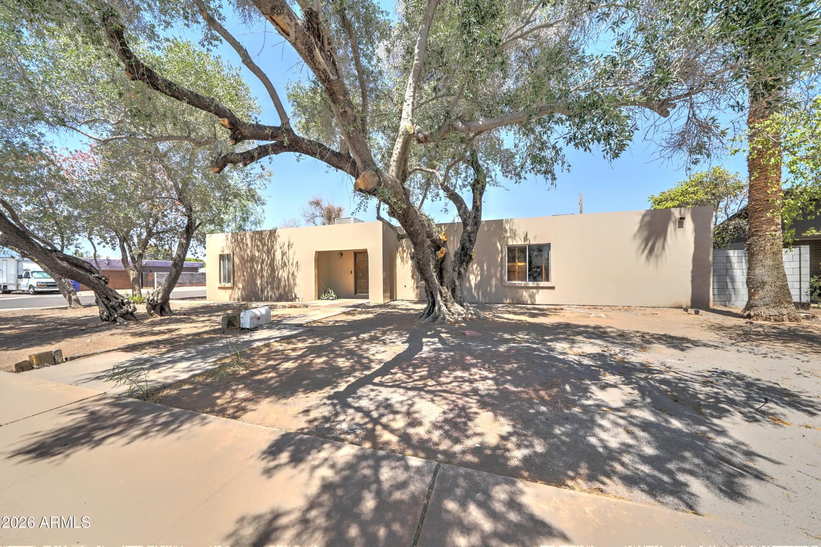498 W Gail Drive, Chandler, AZ 85225 — photo 3 of 31