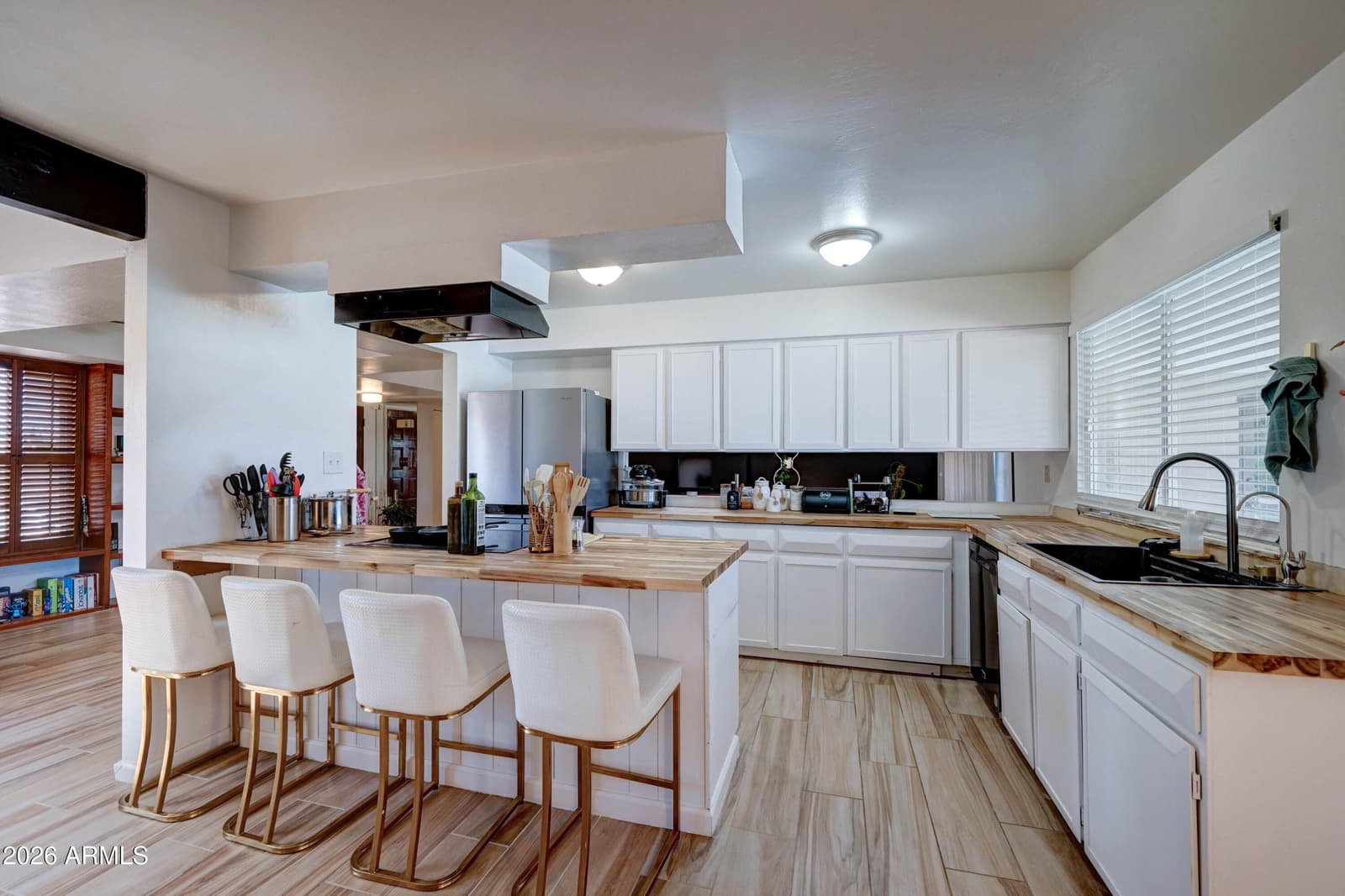 498 W Gail Drive, Chandler, AZ 85225 — photo 9 of 31