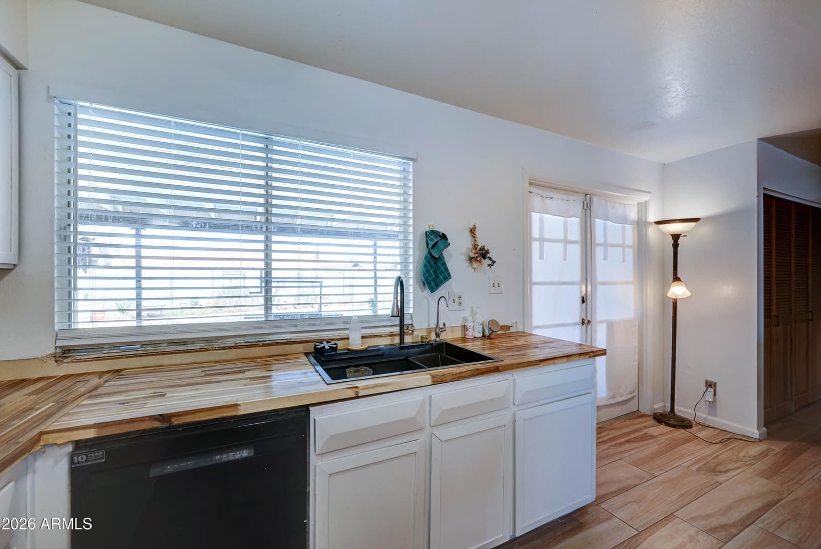 498 W Gail Drive, Chandler, AZ 85225 — photo 10 of 31
