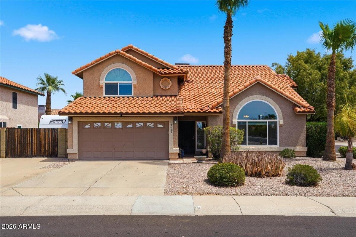 19429 N 35th Place, Phoenix, AZ 85050 — photo 3 of 52