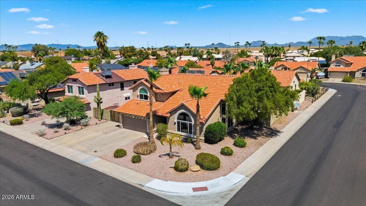19429 N 35th Place, Phoenix, AZ 85050 — photo 7 of 52