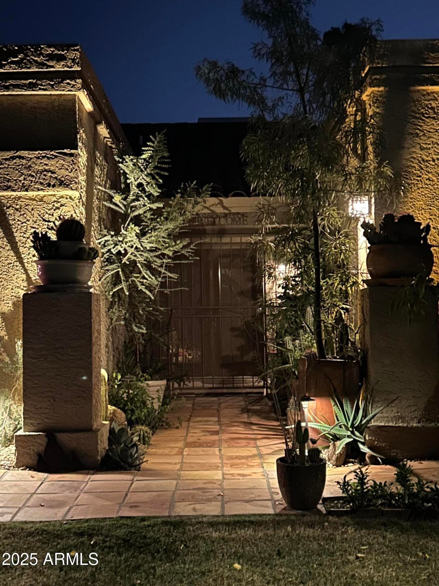 10437 E Cochise Avenue, Scottsdale, AZ 85258 — photo 2 of 38