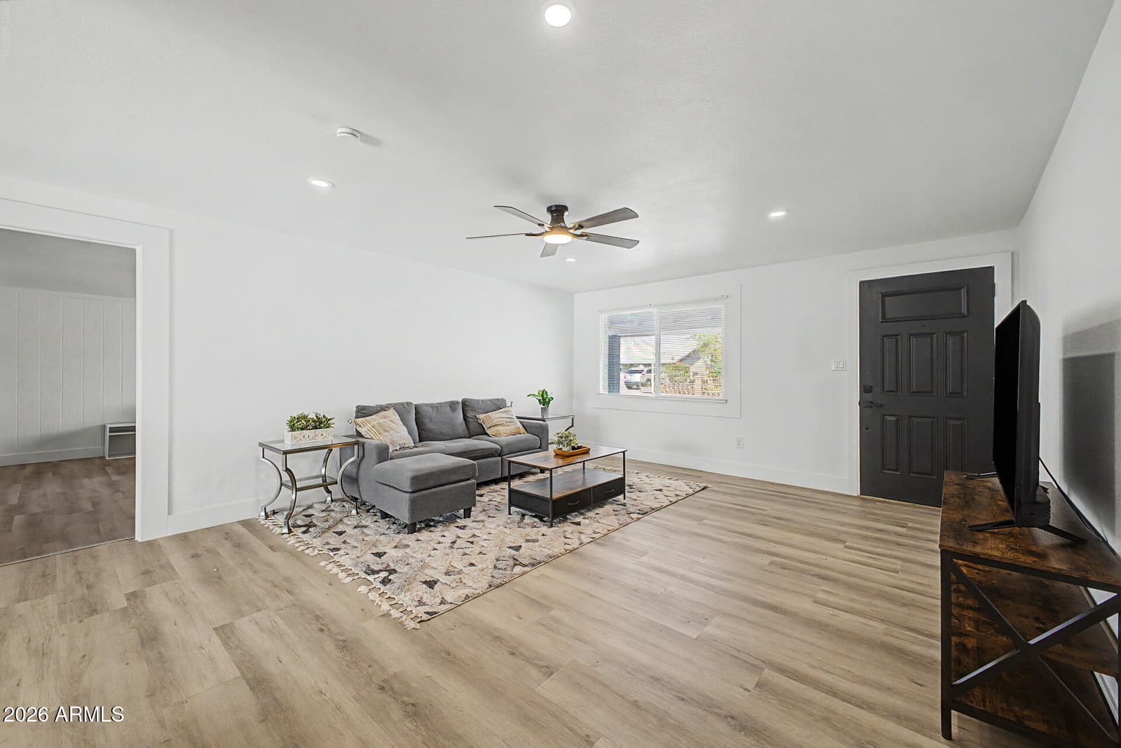 1626 N 55th Drive, Phoenix, AZ 85035 — photo 9 of 30