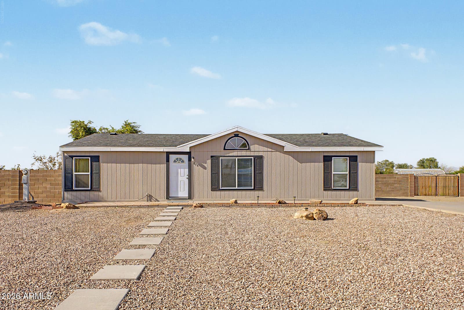 828 E Quentin Lane, San Tan Valley, AZ 85140 — photo 1 of 32