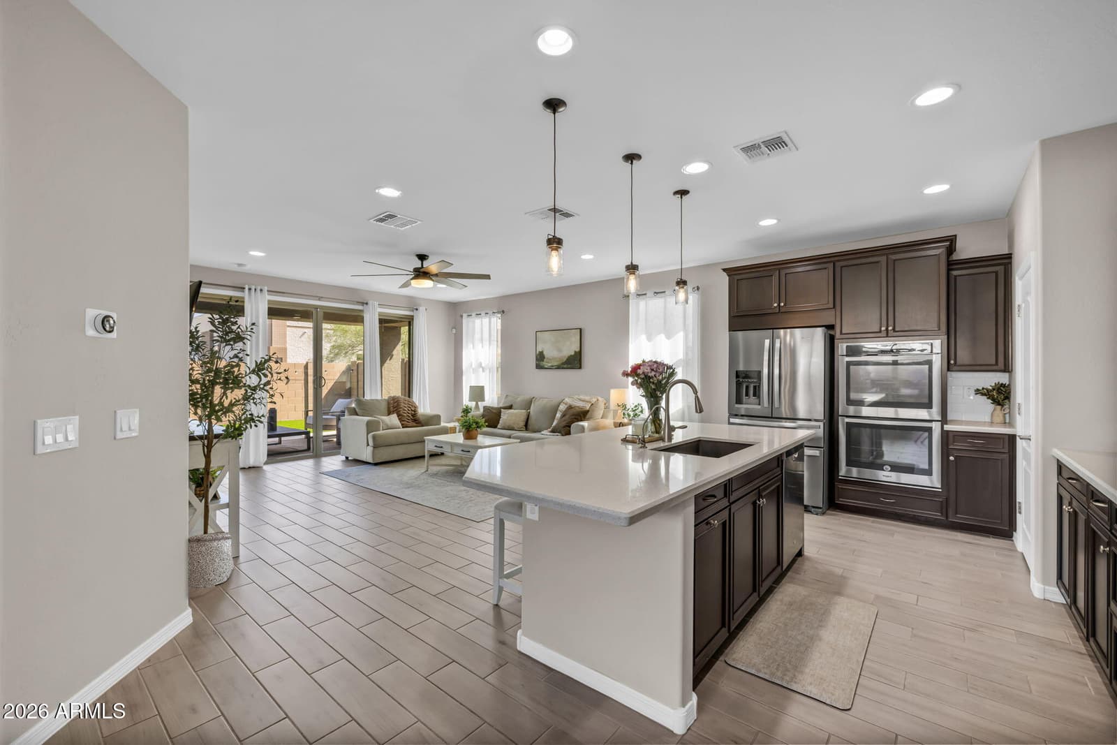 2914 E Sunland Avenue, Phoenix, AZ 85040 — photo 4 of 53