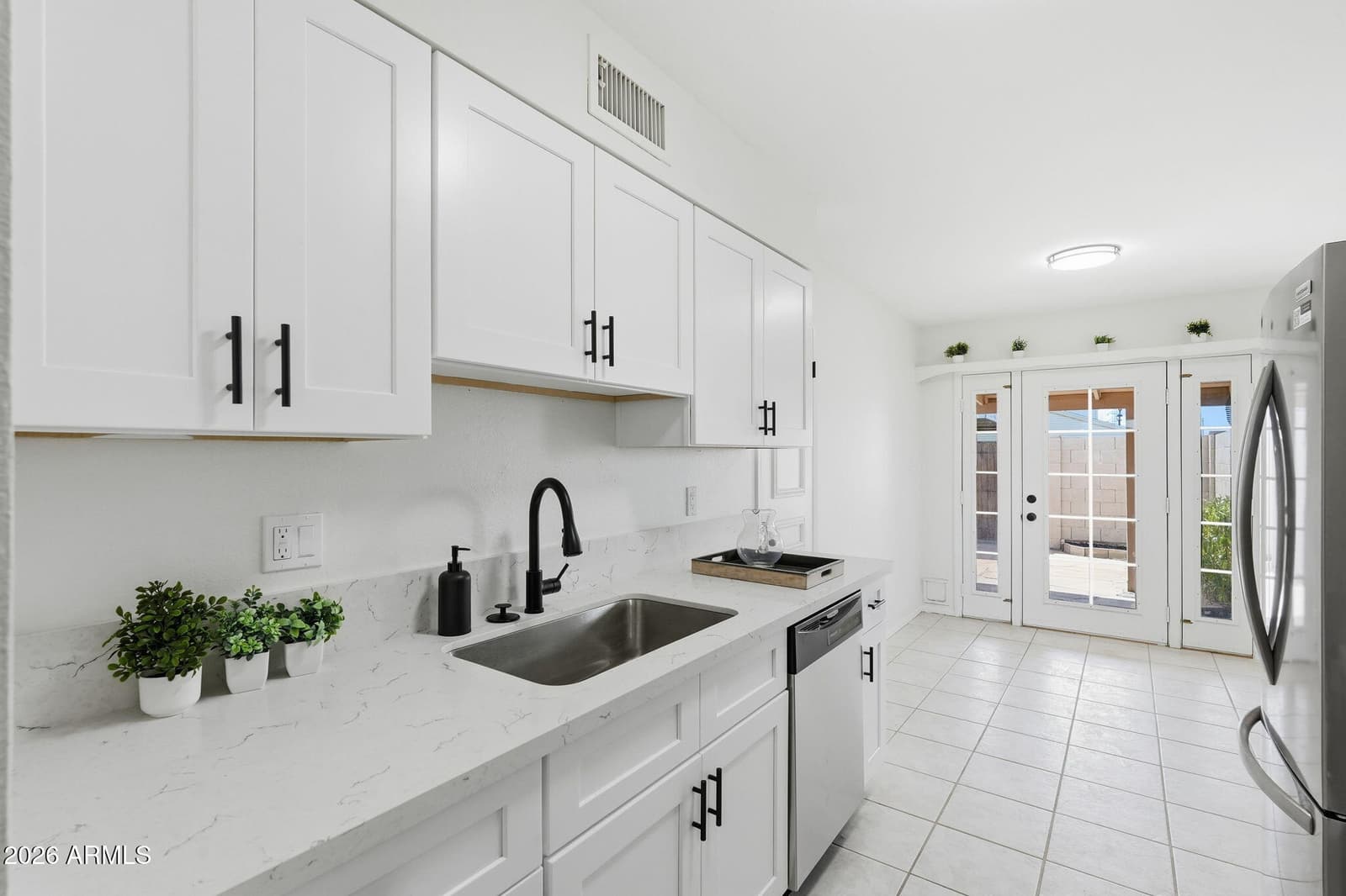 602 E Strahan Drive, Tempe, AZ 85283 — photo 11 of 33