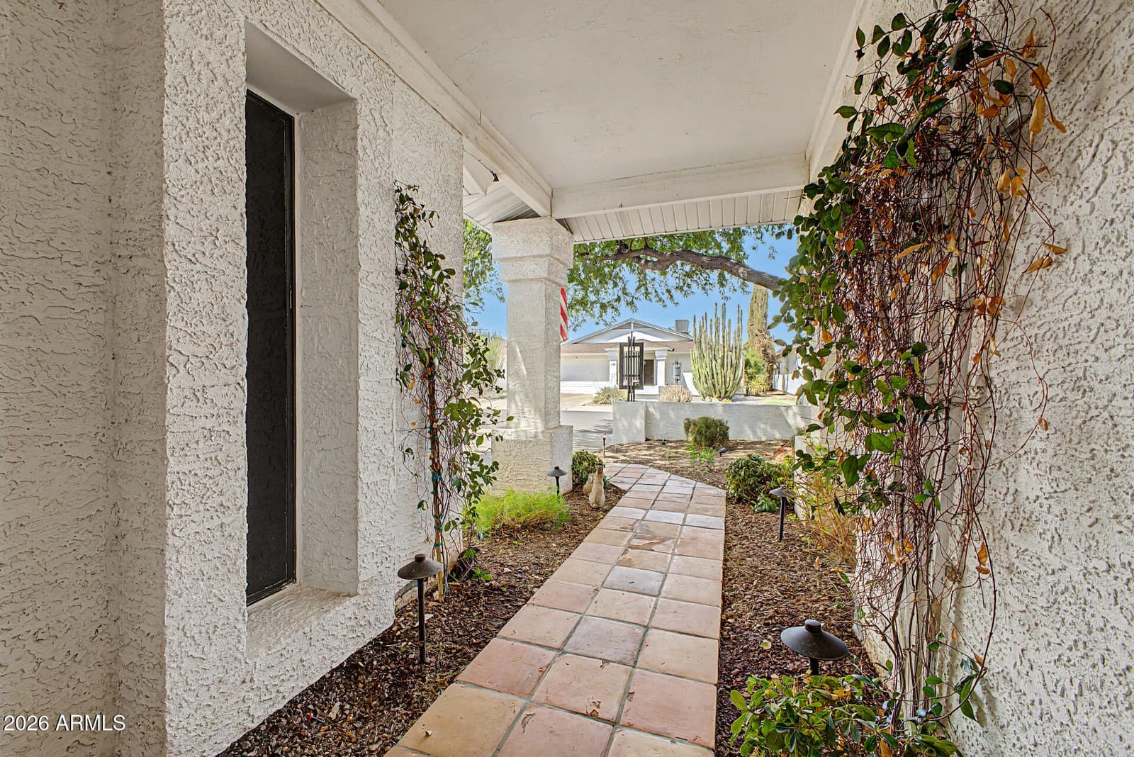601 W Fellars Drive, Phoenix, AZ 85023 — photo 5 of 35