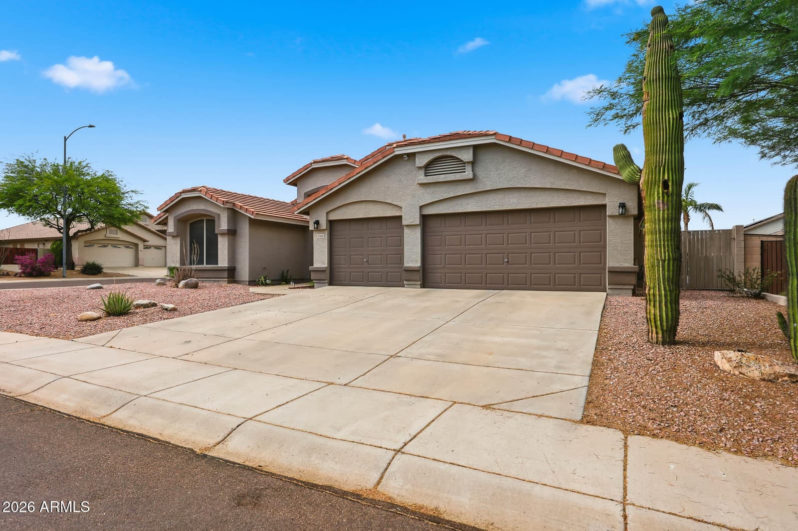 10414 W Daley Lane, Peoria, AZ 85383 — photo 2 of 34