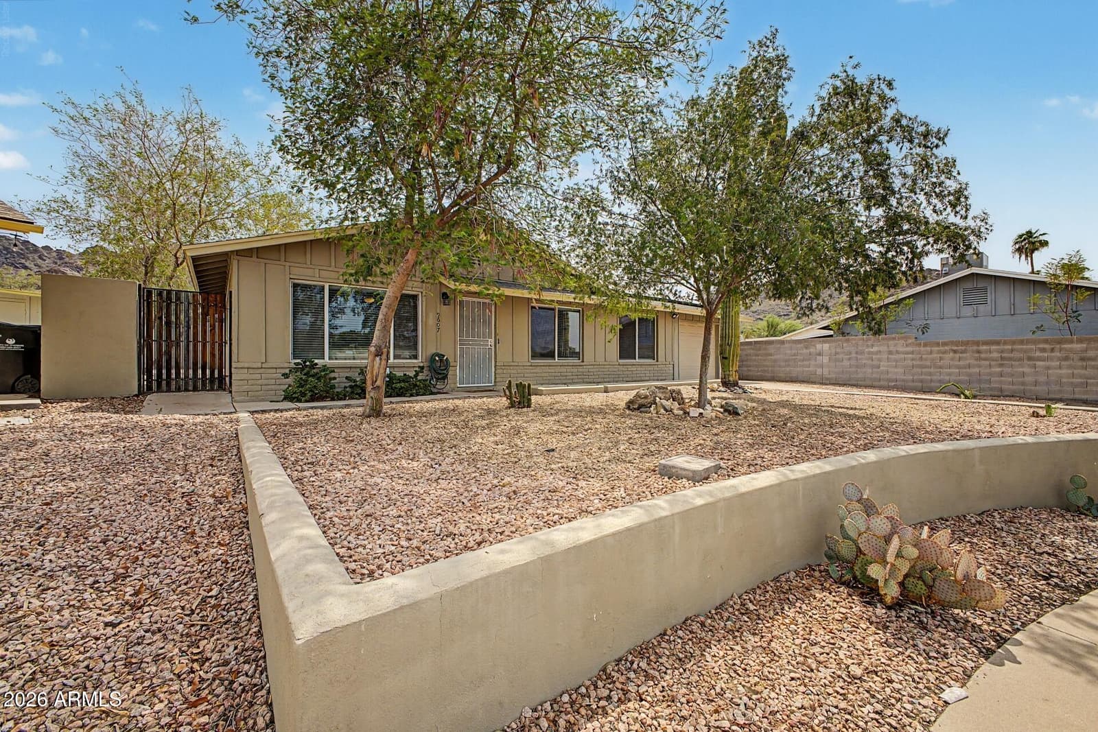 9607 N 15th Place, Phoenix, AZ 85020 — photo 5 of 31