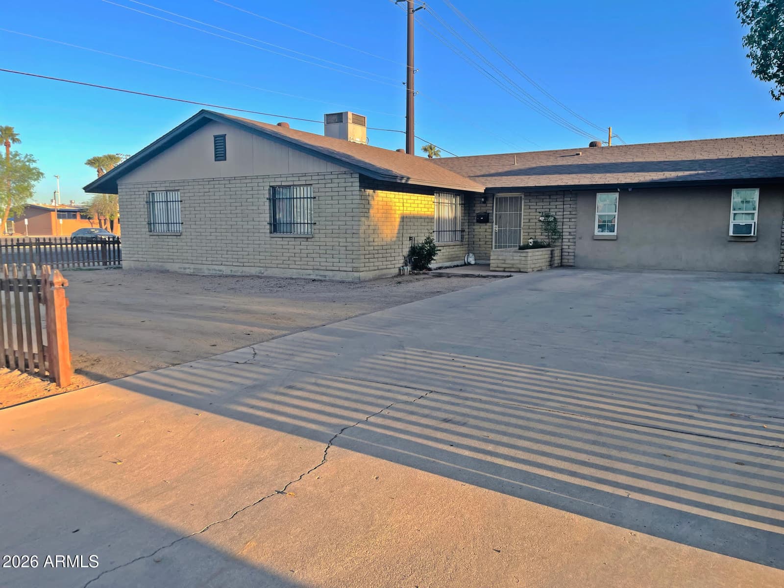 2301 W Ocotillo Road, Phoenix, AZ 85015 — photo 1 of 20