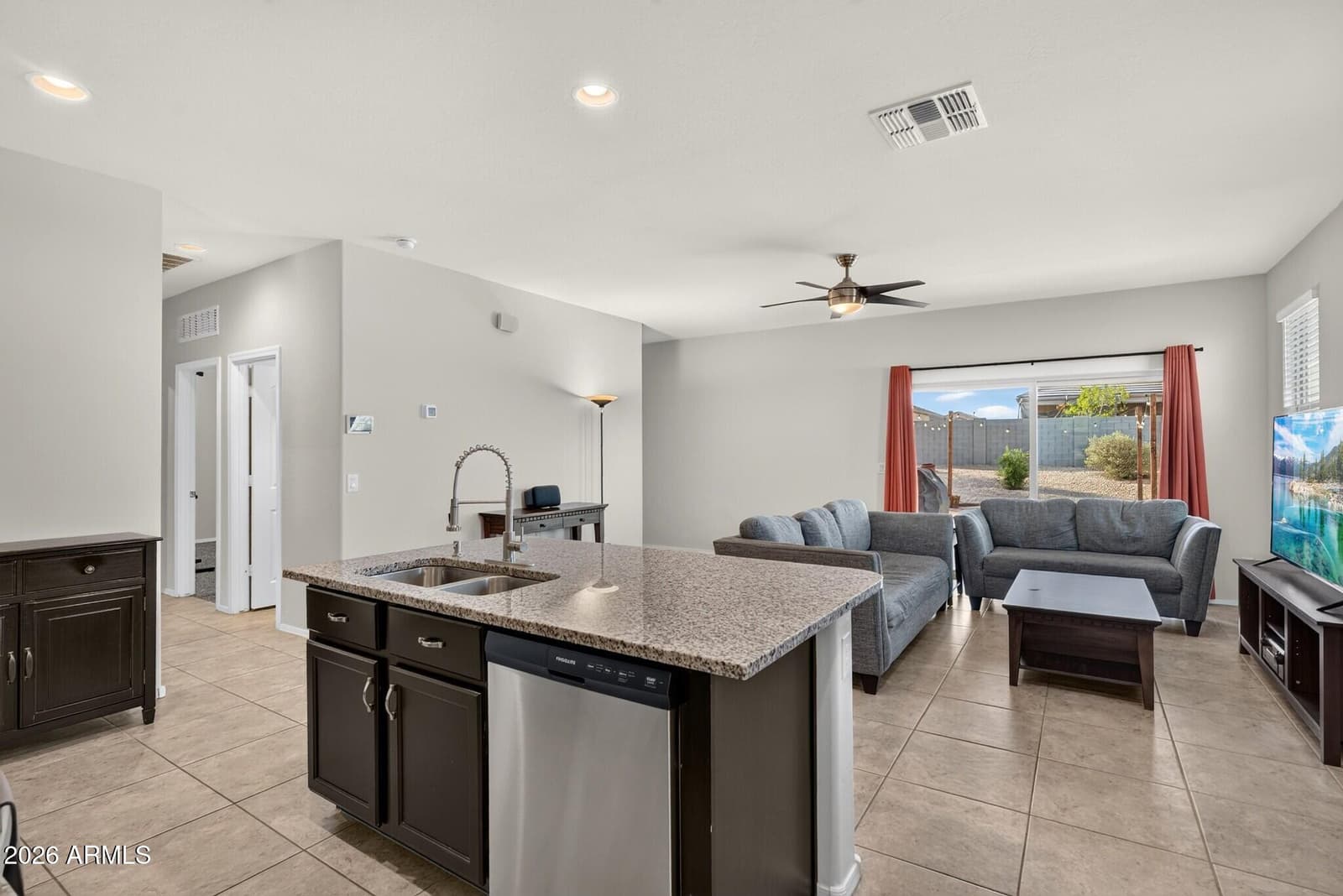 10470 E Marigold Lane, Florence, AZ 85132 — photo 10 of 36