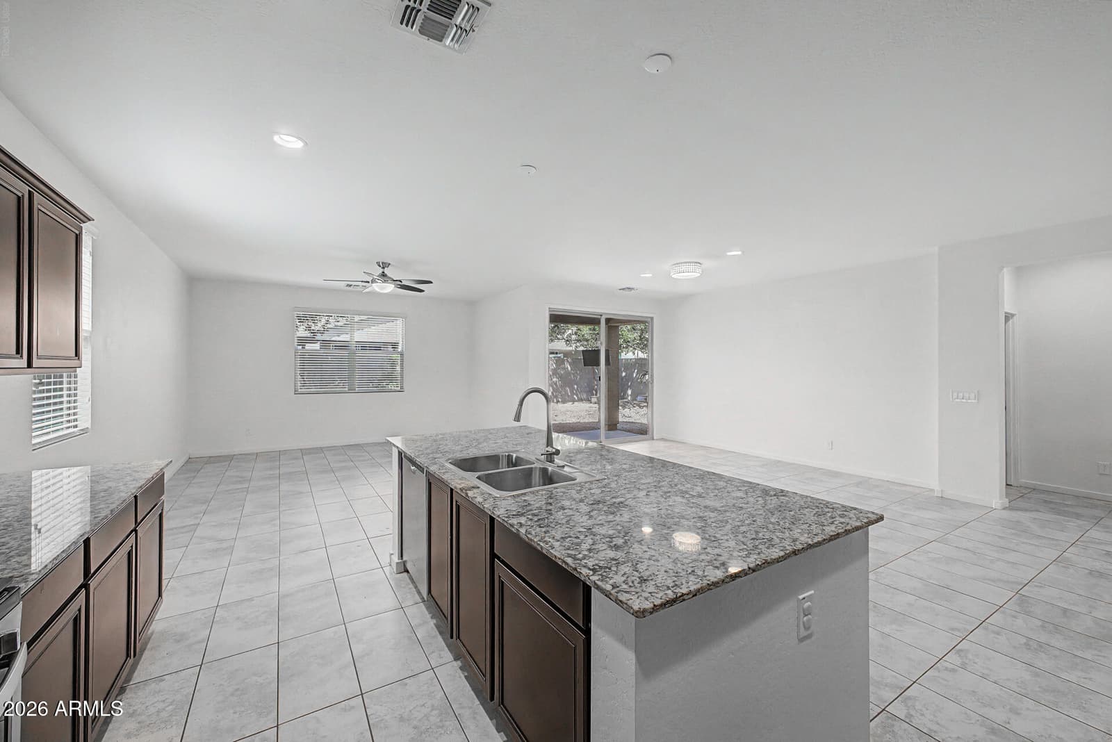 580 W Tallula Trail, San Tan Valley, AZ 85140 — photo 15 of 36