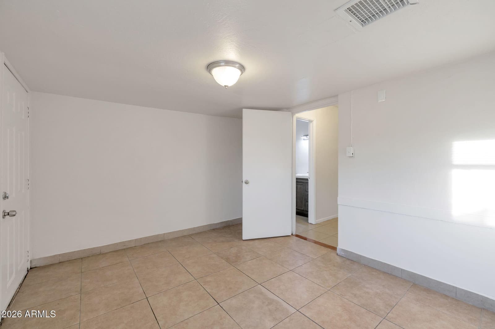 5128 N 35th Avenue, Phoenix, AZ 85017 — photo 11 of 28
