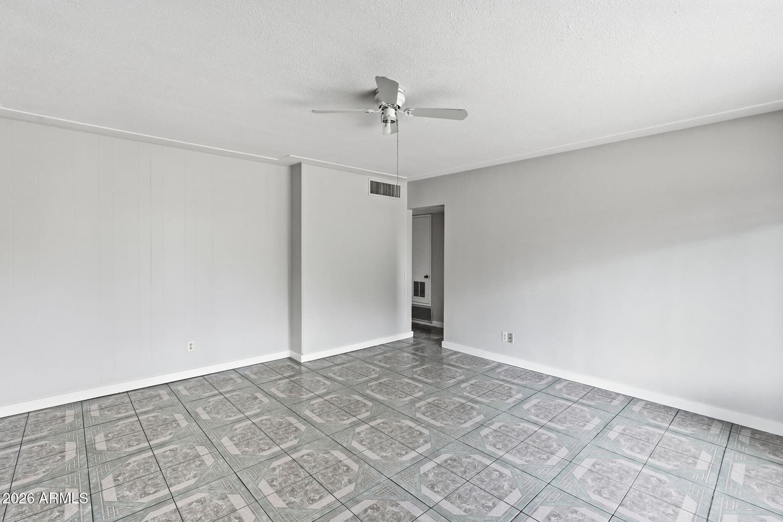 2231 W Orangewood Avenue, Phoenix, AZ 85021 — photo 7 of 29
