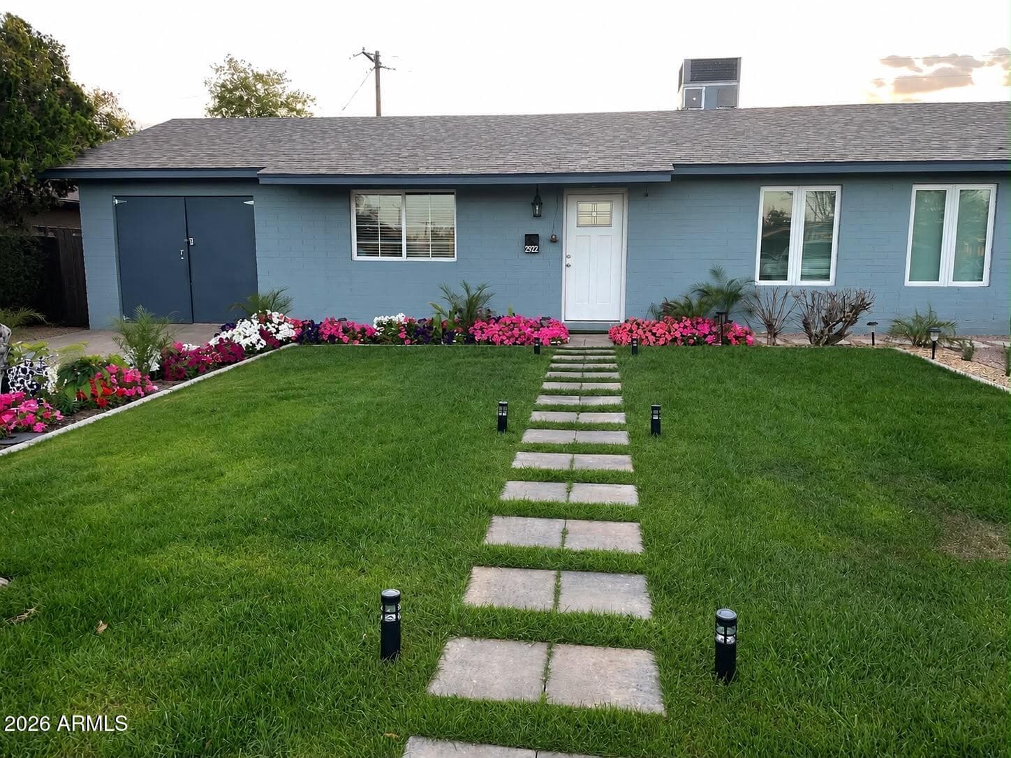 2922 N 39th Avenue W, Phoenix, AZ 85019 — photo 1 of 12