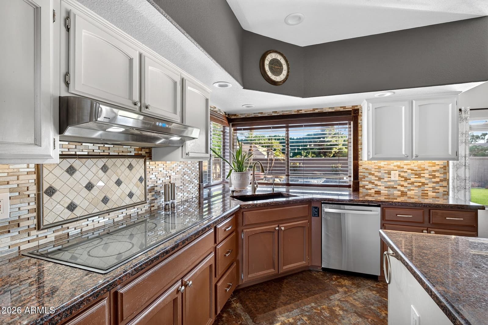 6261 W Louise Drive, Glendale, AZ 85310 — photo 18 of 63