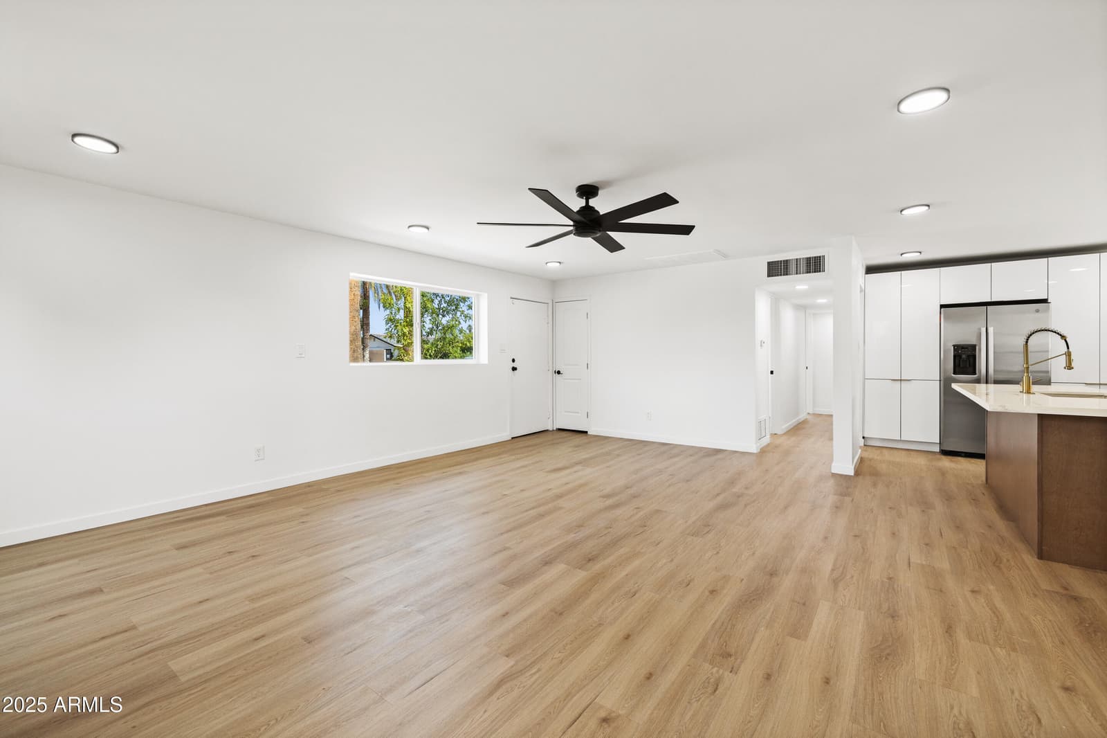 2201 N 29th Place, Phoenix, AZ 85008 — photo 7 of 37