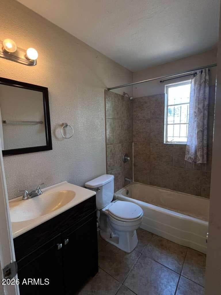 3242 W Sells Drive, Phoenix, AZ 85017 — photo 5 of 17