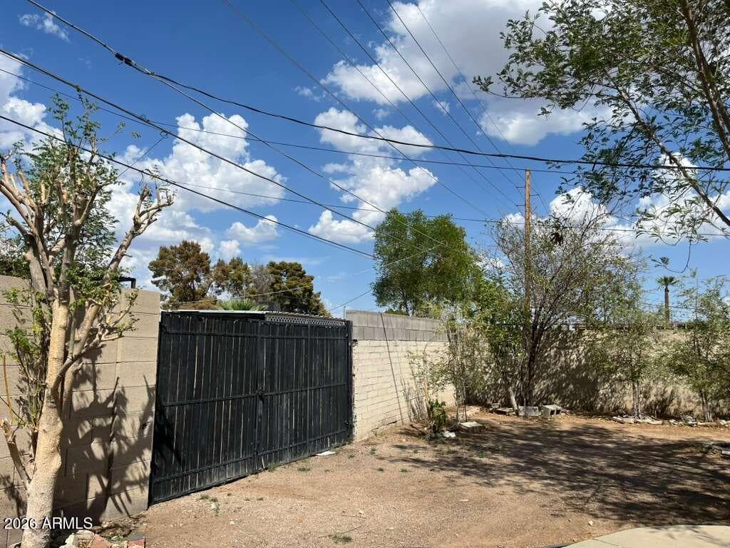3242 W Sells Drive, Phoenix, AZ 85017 — photo 16 of 17