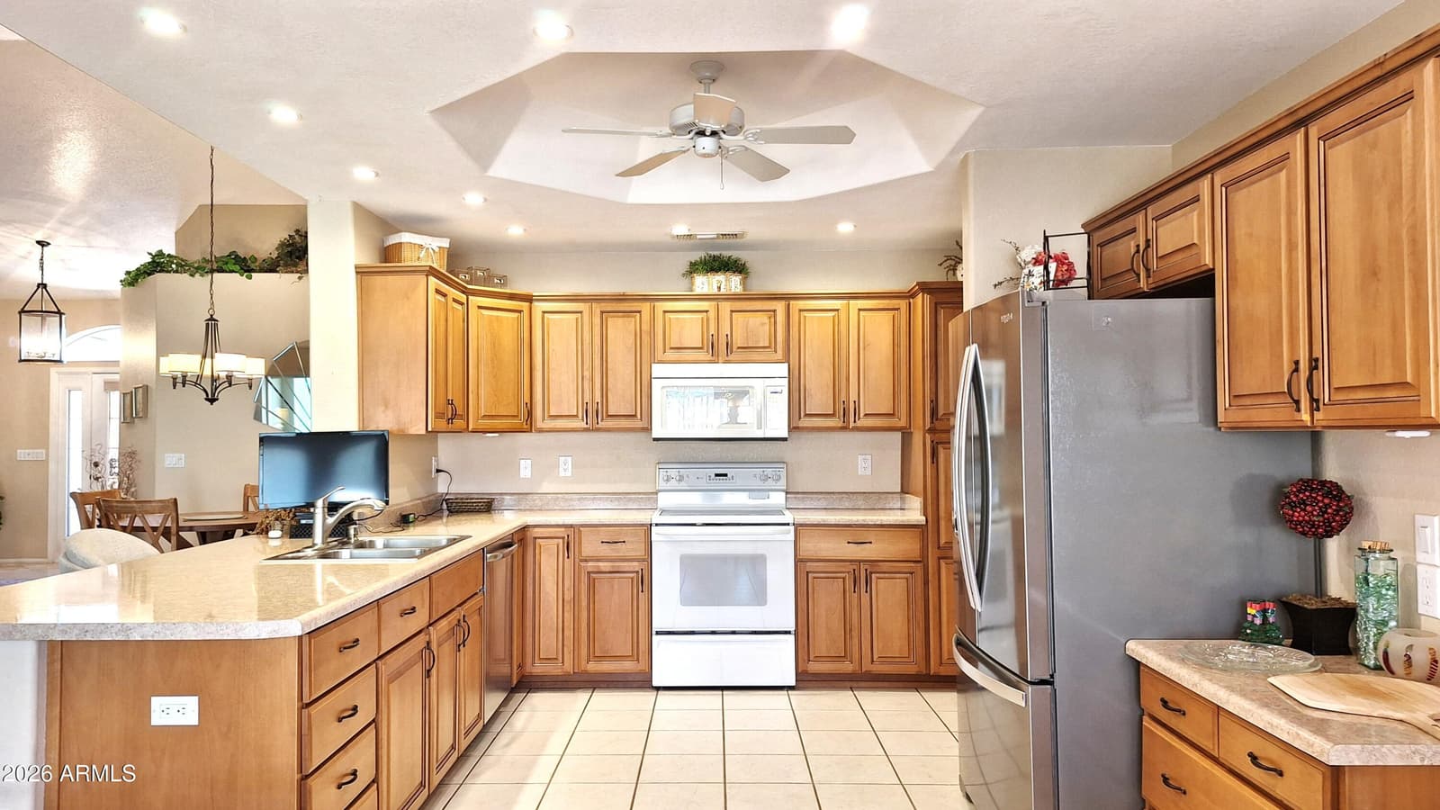 7952 E Navarro Avenue, Mesa, AZ 85209 — photo 8 of 25