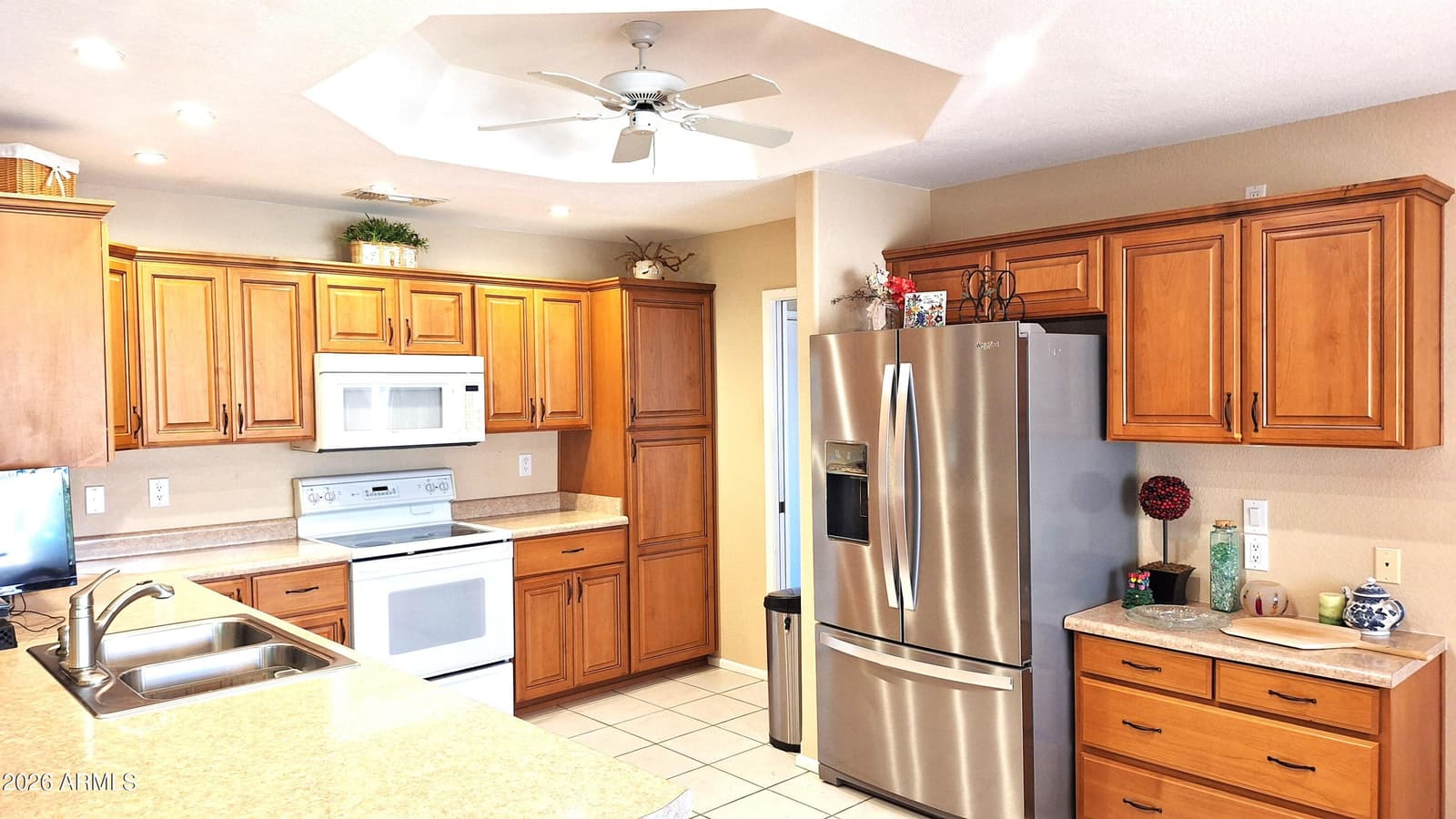 7952 E Navarro Avenue, Mesa, AZ 85209 — photo 9 of 25