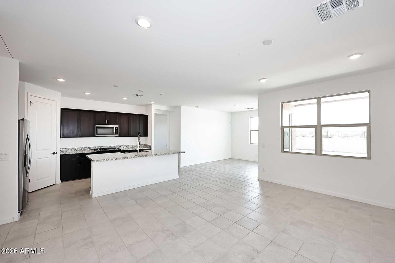9038 S 69th Drive, Laveen, AZ 85339 — photo 8 of 45