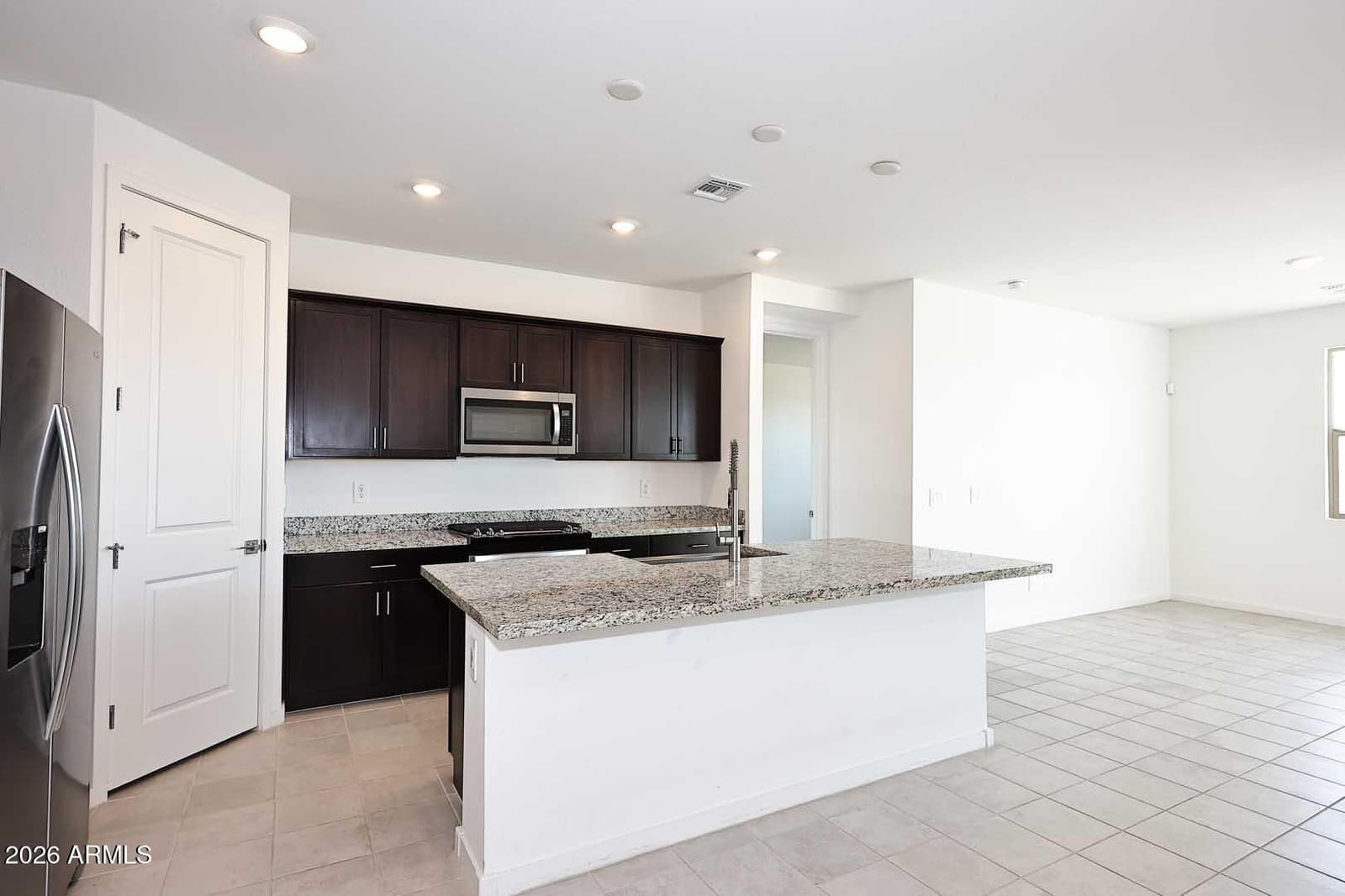 9038 S 69th Drive, Laveen, AZ 85339 — photo 13 of 45