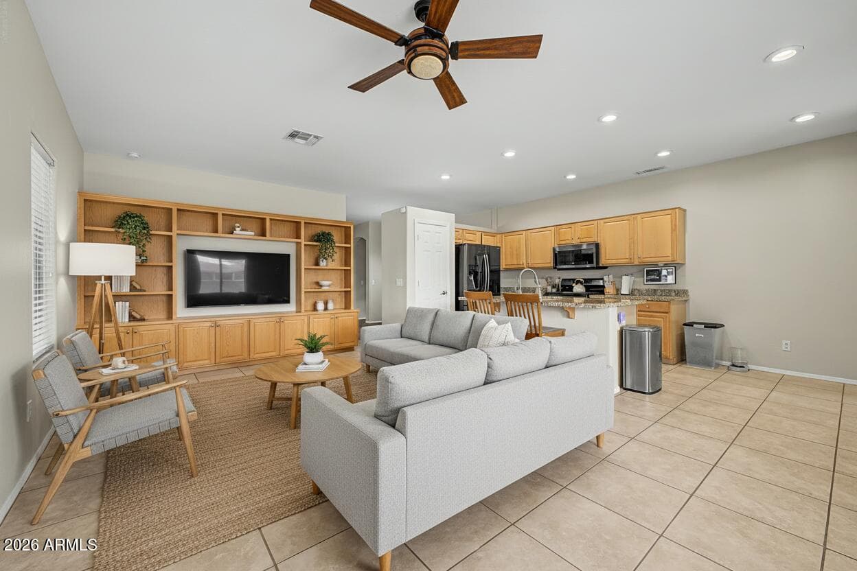 1820 S 84th Drive, Tolleson, AZ 85353 — photo 9 of 31