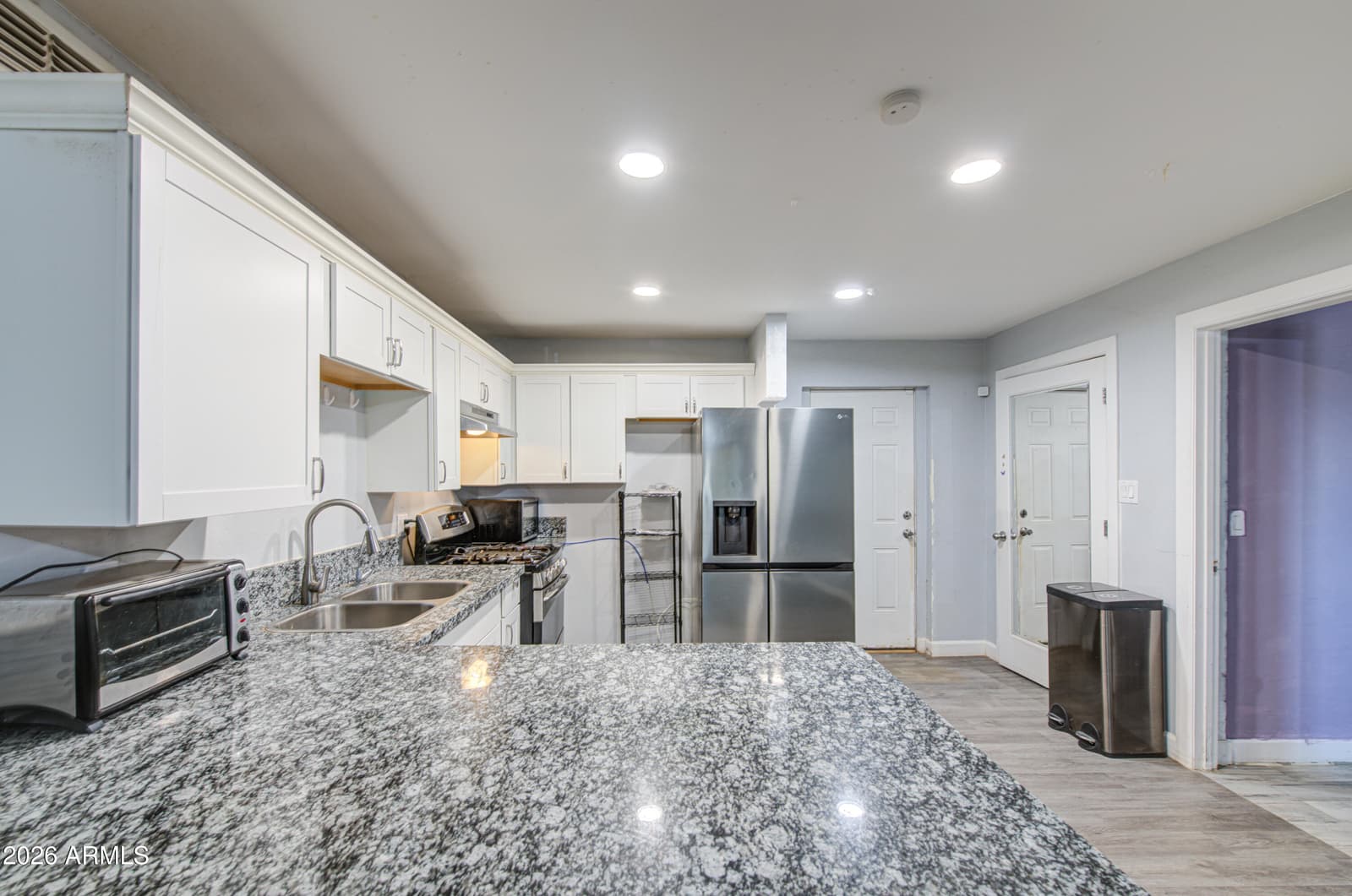 1901 E Encinas Lane, Phoenix, AZ 85040 — photo 10 of 26