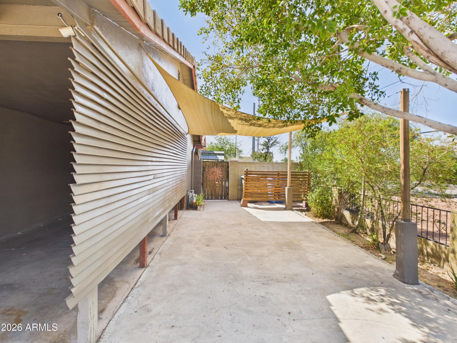 1201 E Griswold Road, Phoenix, AZ 85020 — photo 4 of 35