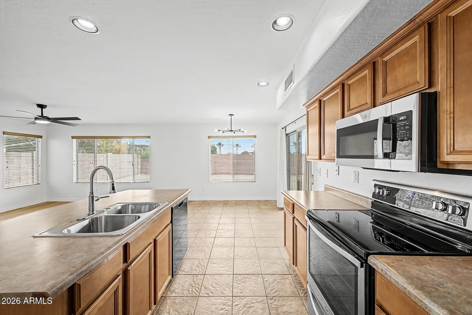 2725 S 155th Lane, Goodyear, AZ 85338 — photo 10 of 33