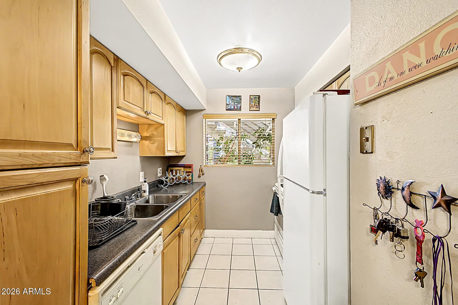 749 E Montebello Avenue 125, Phoenix, AZ 85014 — photo 5 of 13