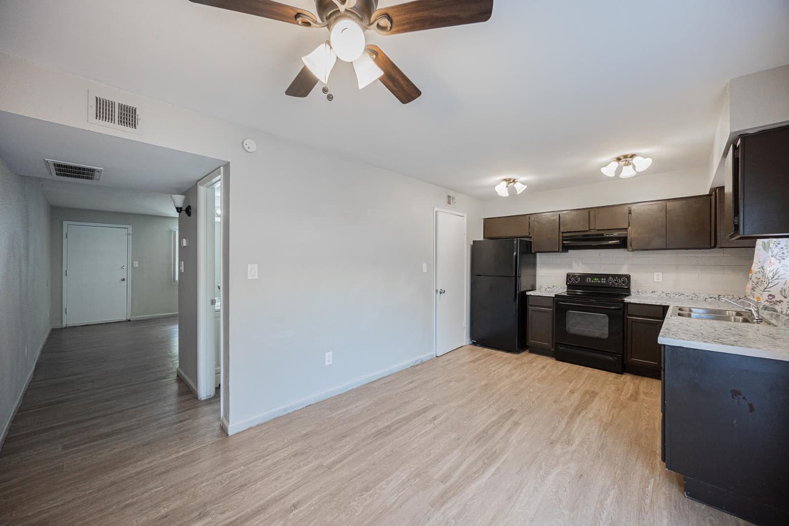 6565 N 19th Avenue 53, Phoenix, AZ 85015 — photo 10 of 25