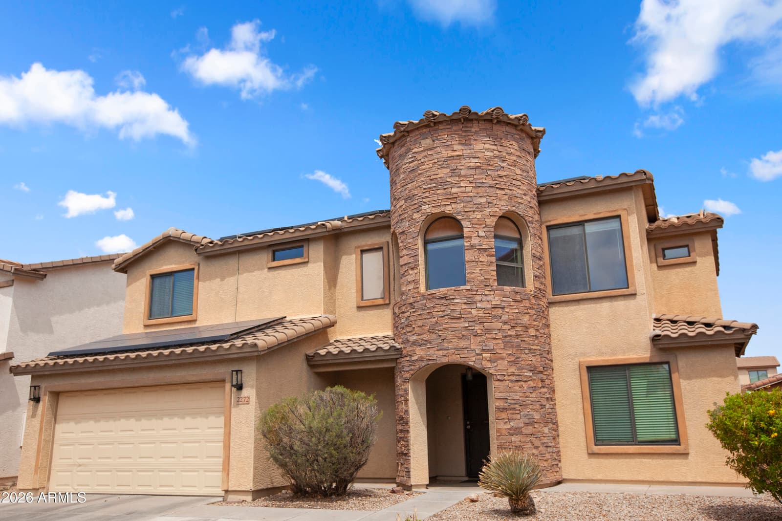 2272 E Cochise Avenue, Apache Junction, AZ 85119 — photo 1 of 43