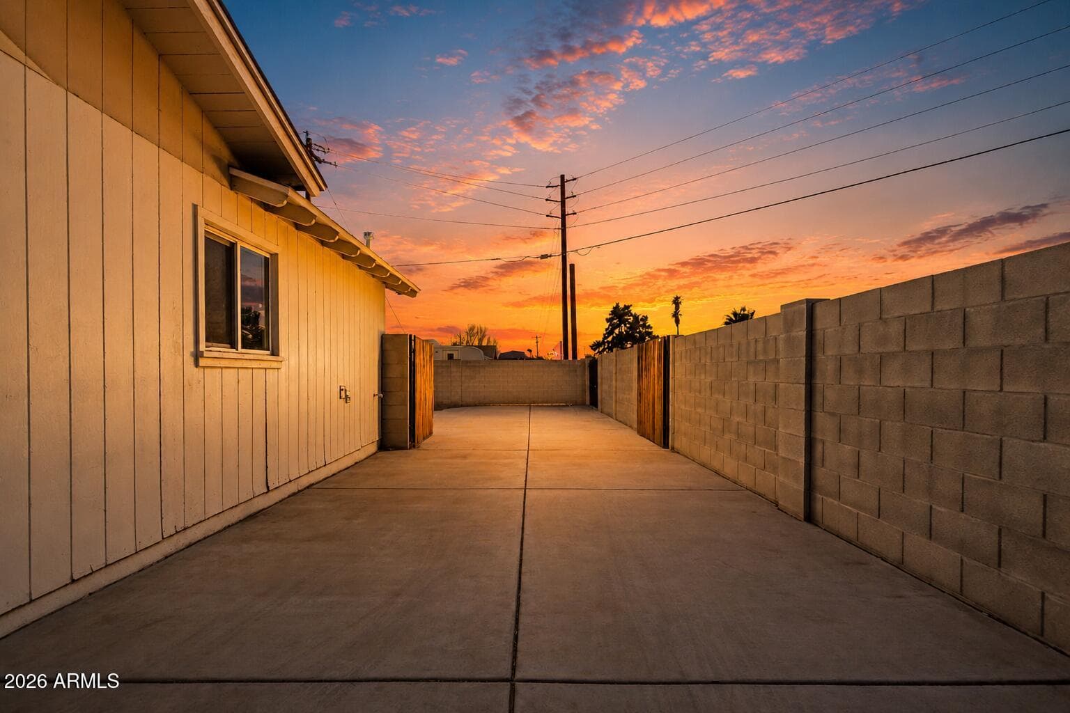 1557 W 2nd Street, Mesa, AZ 85201 — photo 4 of 37