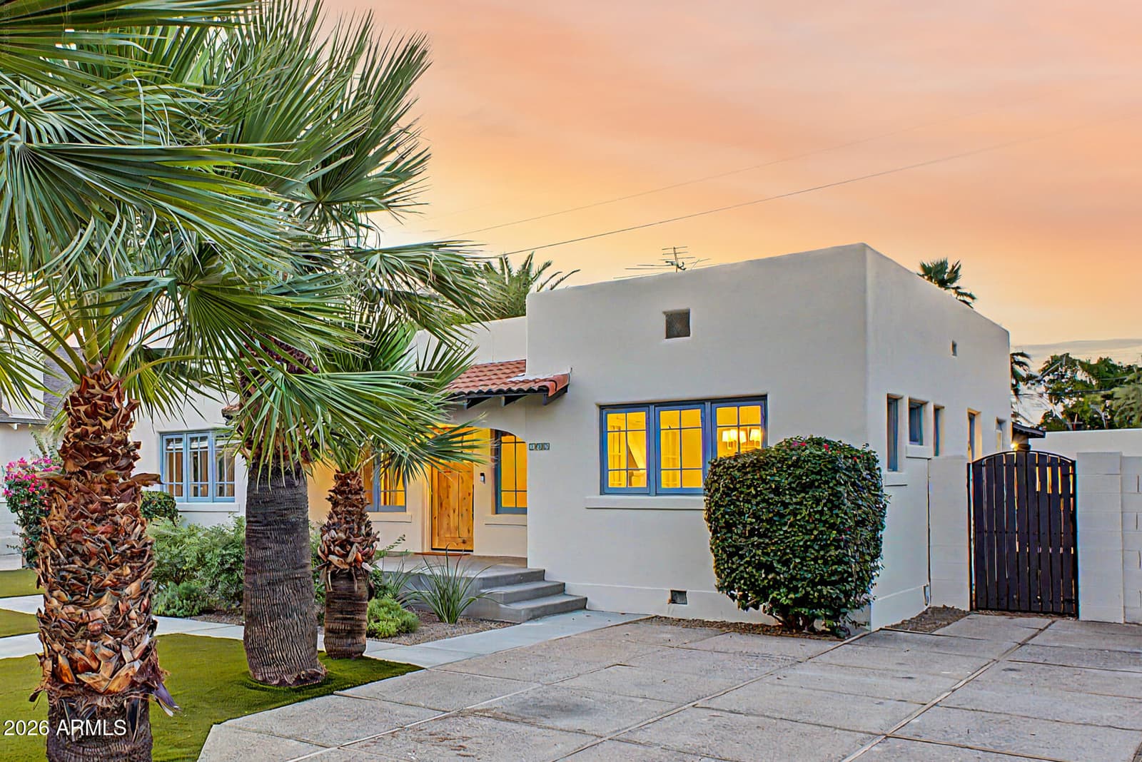 730 W Lynwood Street, Phoenix, AZ 85007 — photo 4 of 49