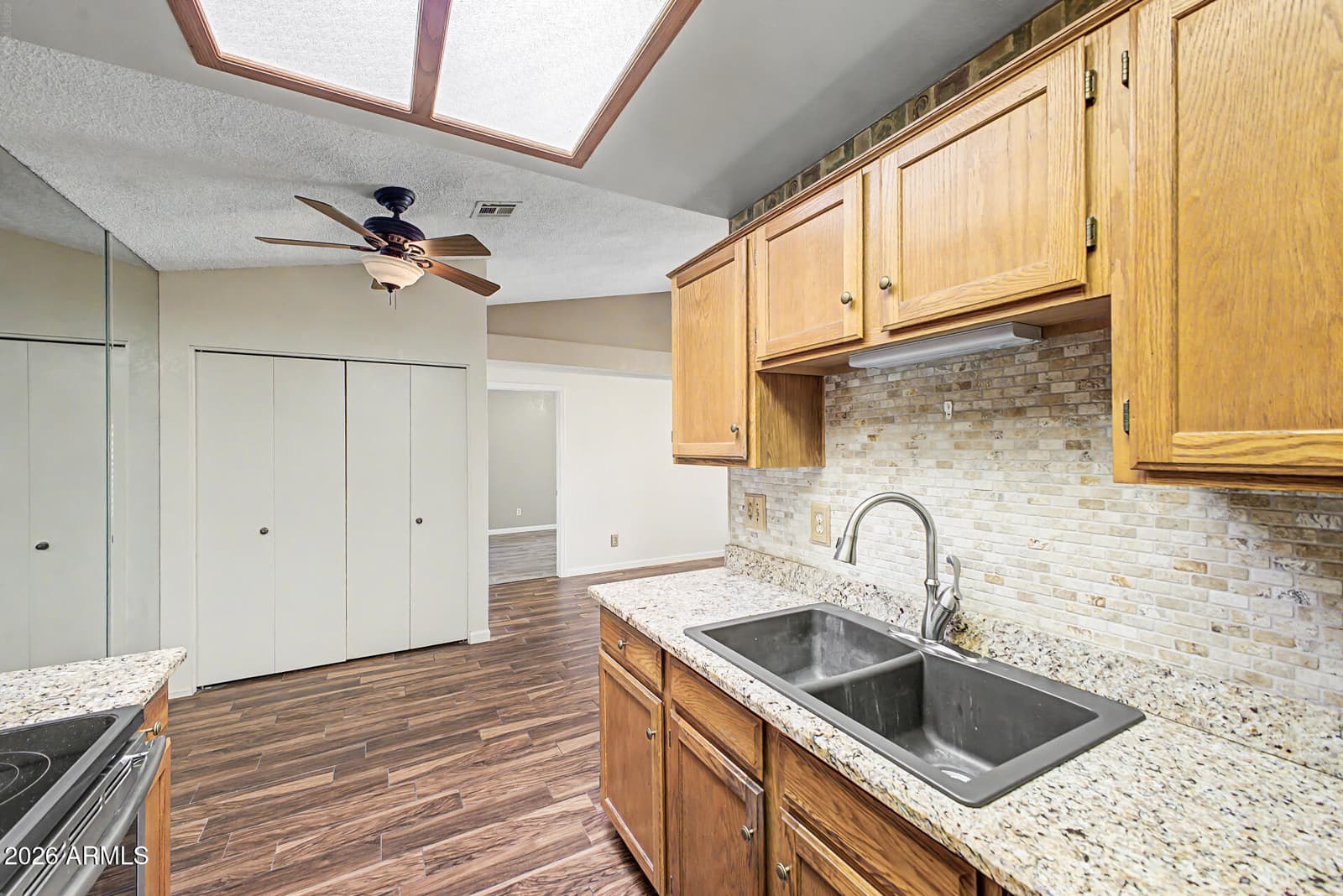 8140 N 107th Avenue 91, Peoria, AZ 85345 — photo 6 of 15