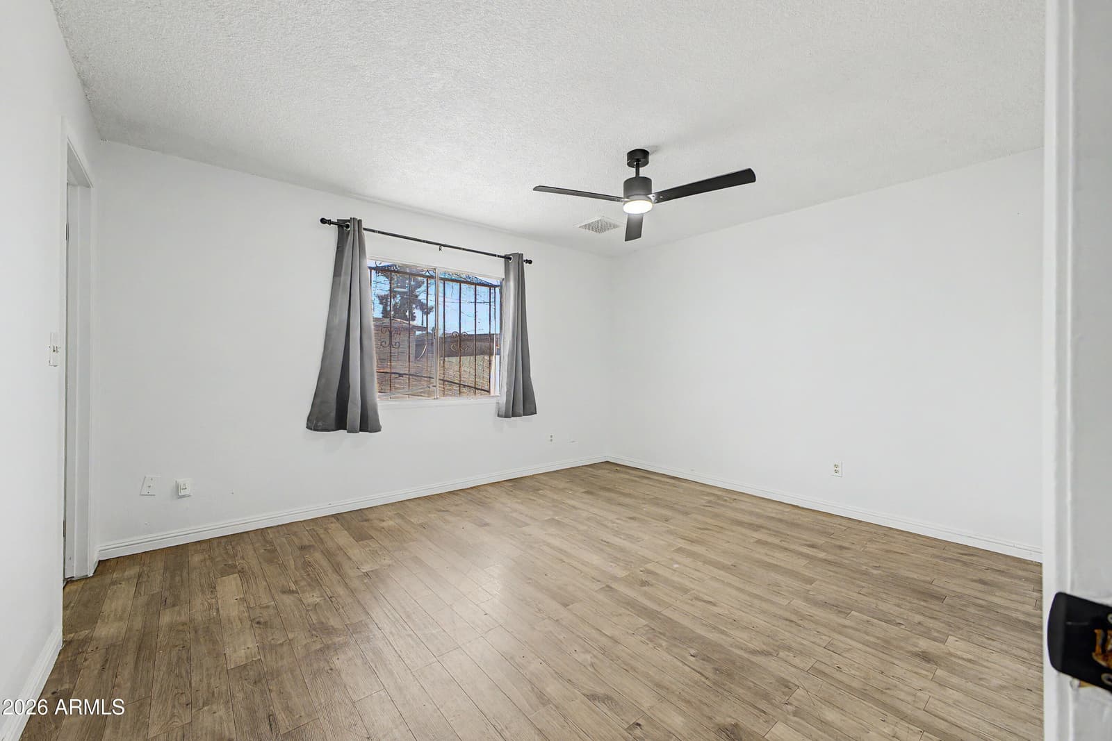 5059 W Vernon Avenue, Phoenix, AZ 85035 — photo 13 of 27