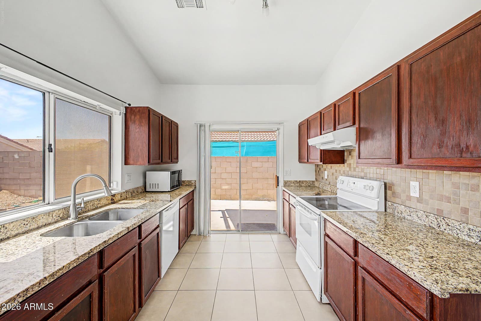 11339 W Madisen Ellise Drive, Surprise, AZ 85378 — photo 16 of 32