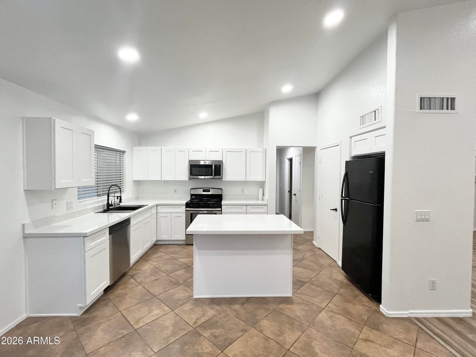 8565 W Denton Lane, Glendale, AZ 85305 — photo 12 of 38
