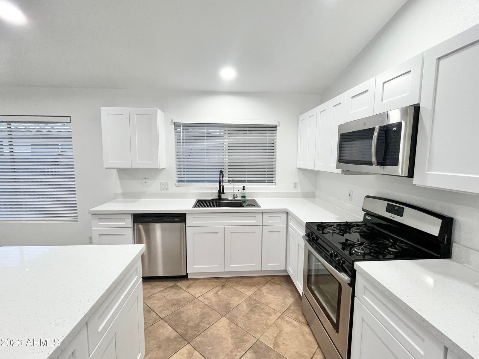 8565 W Denton Lane, Glendale, AZ 85305 — photo 11 of 38