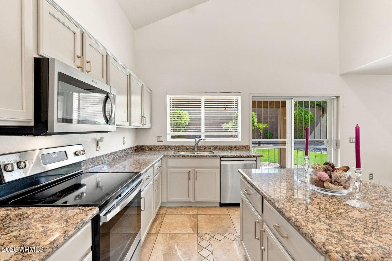 10475 E Karen Drive, Scottsdale, AZ 85255 — photo 8 of 58