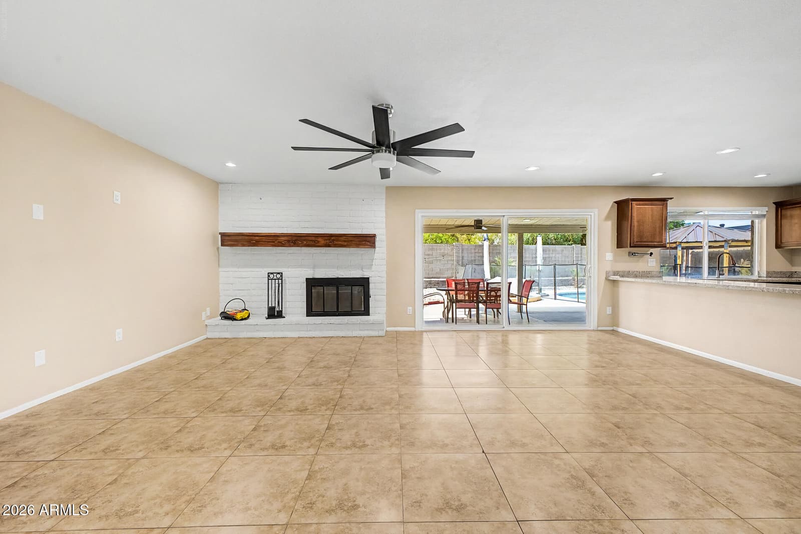 3118 W Woodridge Drive, Phoenix, AZ 85053 — photo 5 of 35