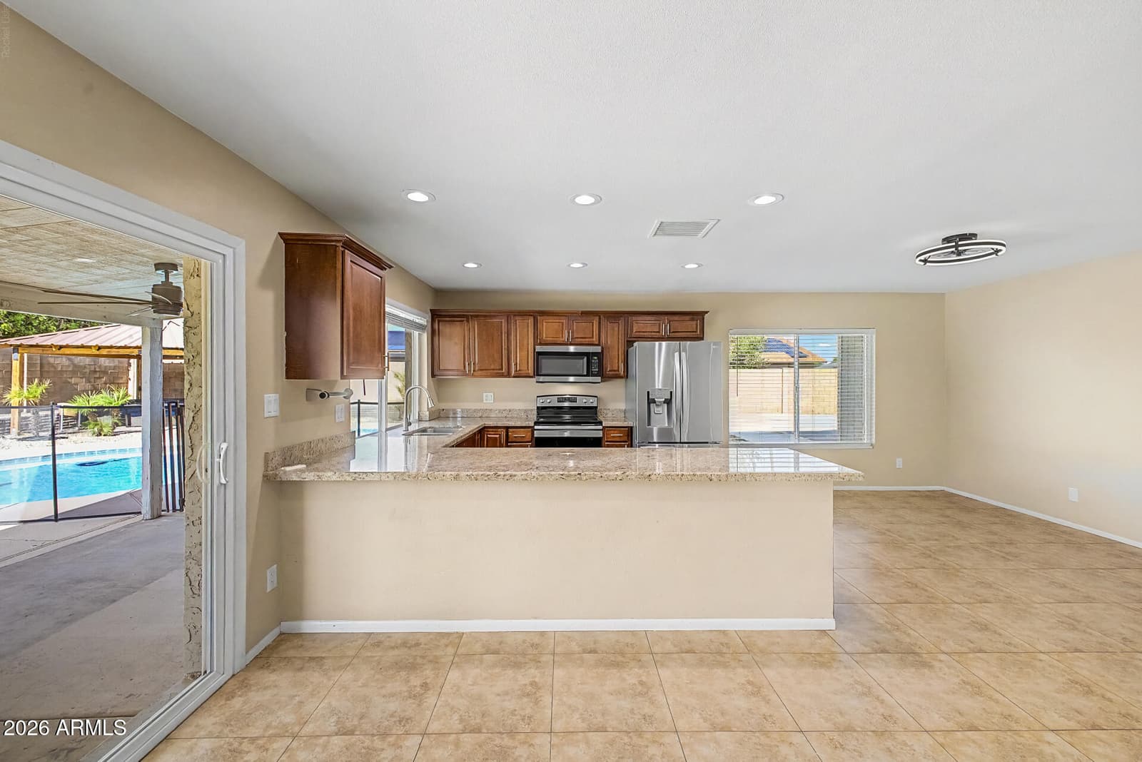 3118 W Woodridge Drive, Phoenix, AZ 85053 — photo 8 of 35