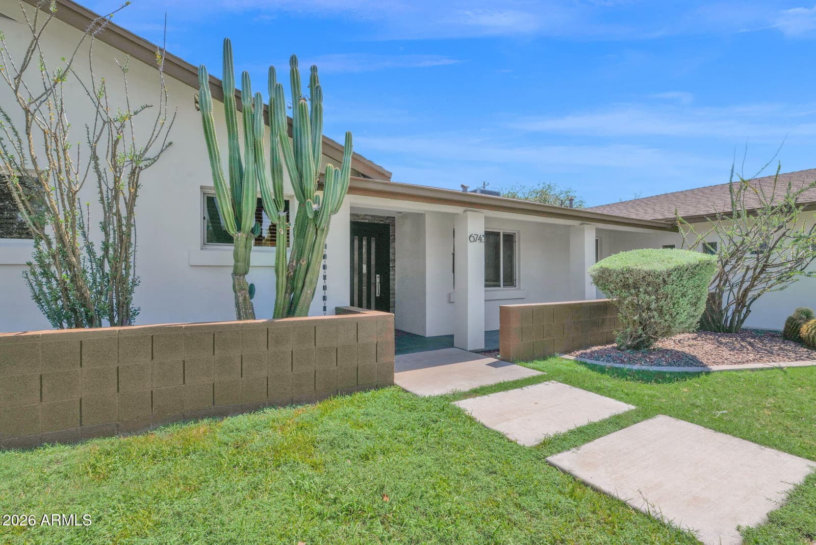 6745 N 12th Way, Phoenix, AZ 85014 — photo 4 of 44