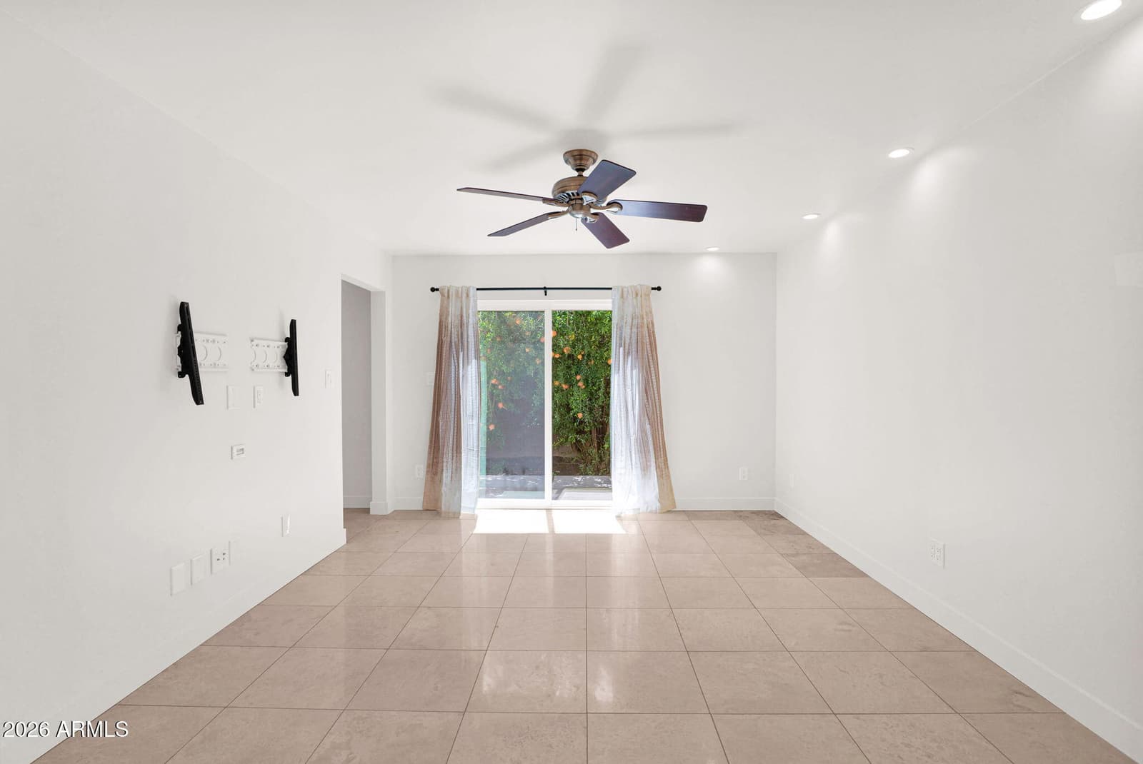 6745 N 12th Way, Phoenix, AZ 85014 — photo 13 of 44