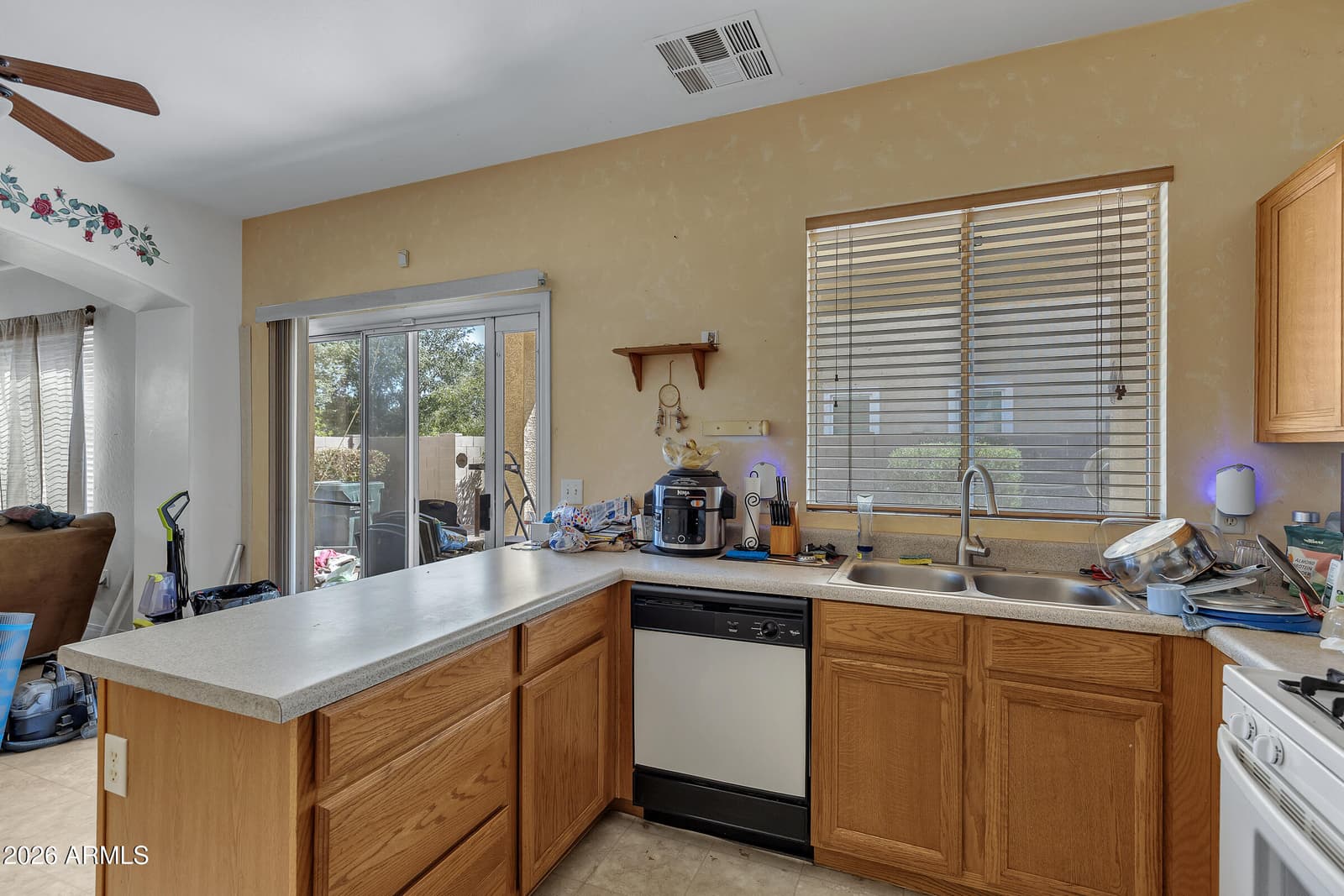 7225 S 40th Avenue, Phoenix, AZ 85041 — photo 9 of 21