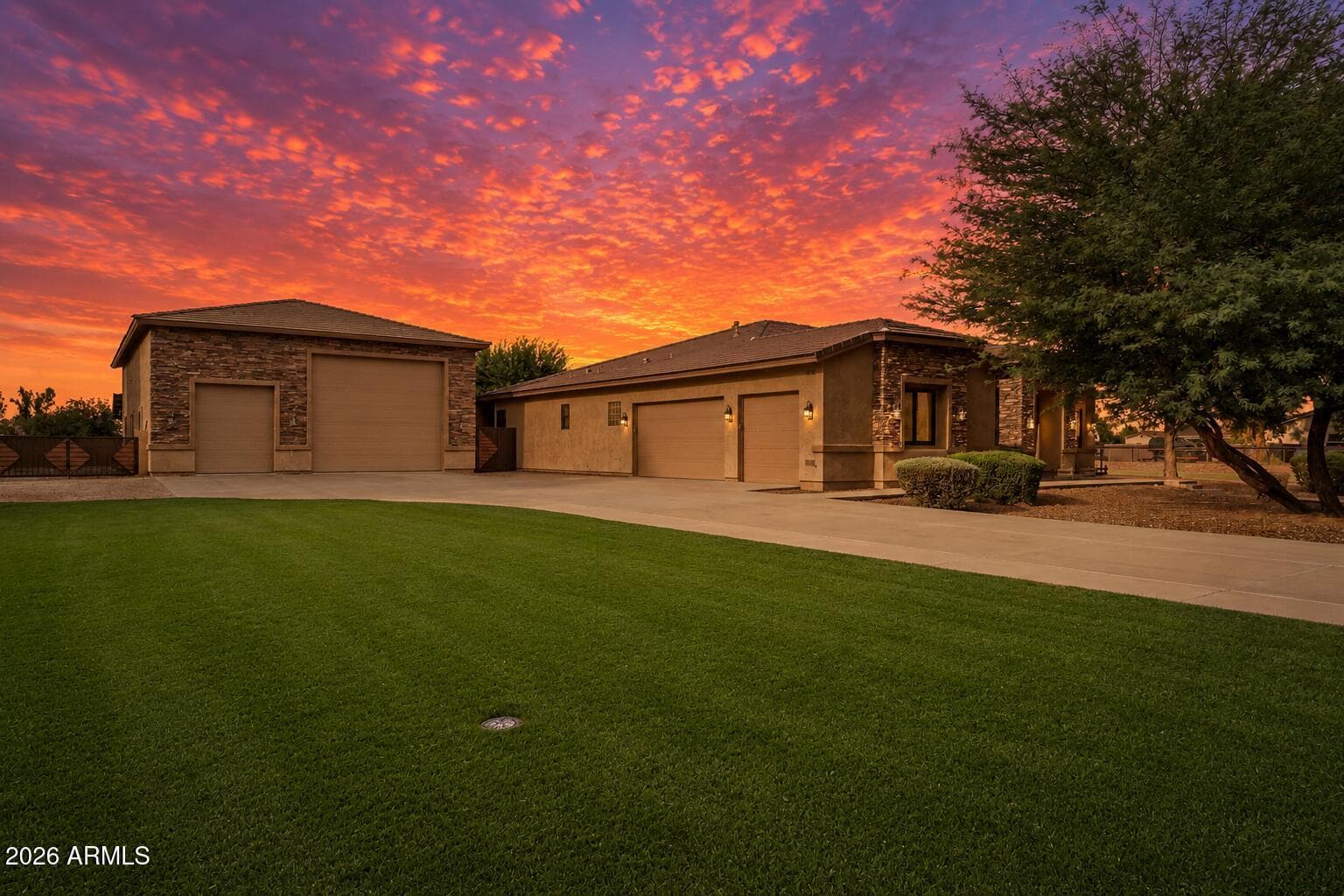 494 W Via De Palmas, San Tan Valley, AZ 85140 — photo 3 of 47