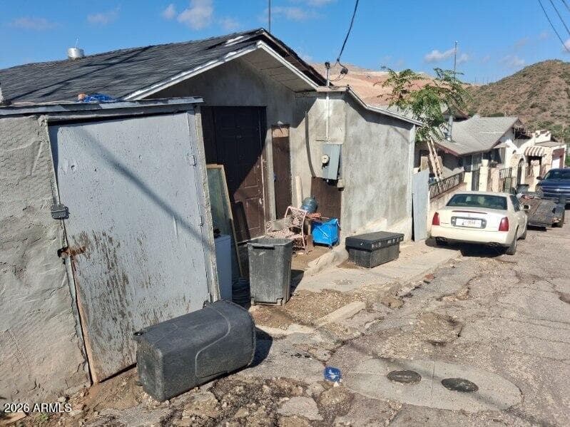 250 S Wentworth Avenue, Miami, AZ 85539 — photo 1 of 4